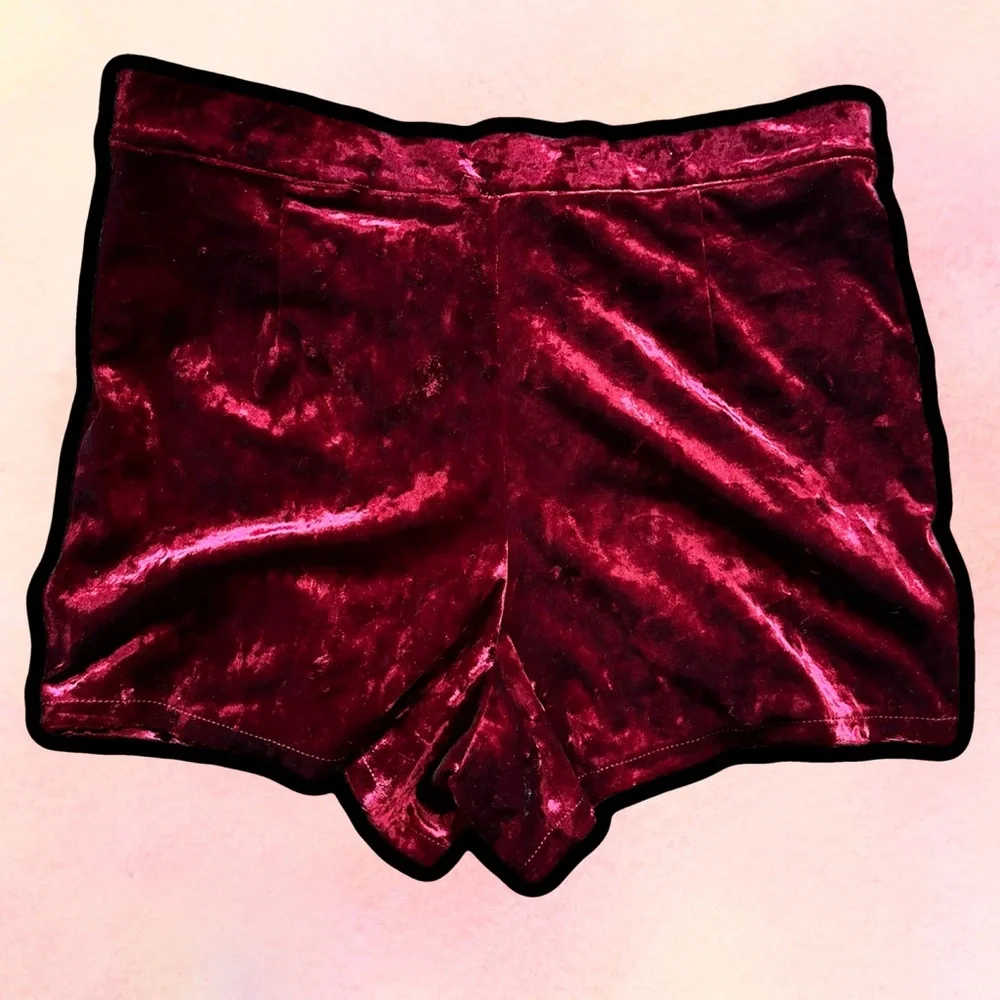 🌈 Amazing Velvet Lace-Up Shorts - Picture 3 of 5
